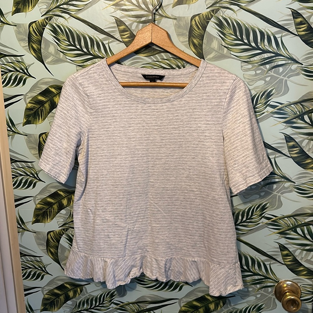 KK43 gray shirt w white stripes banana republic medium med m